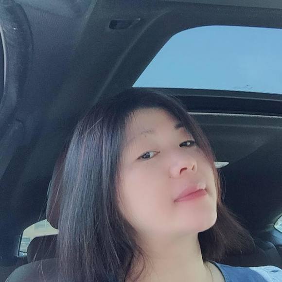 Profile Picture of Shan shan Lin (@huang) on Poshmark