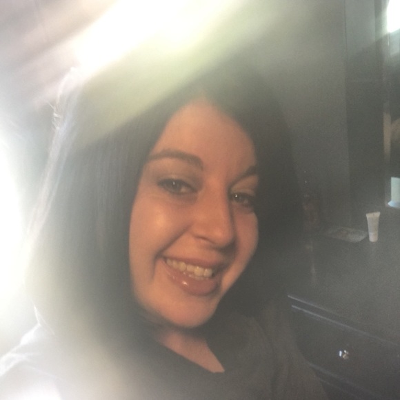 Profile Picture of Ashley Krafft (@ashleykr05) on Poshmark