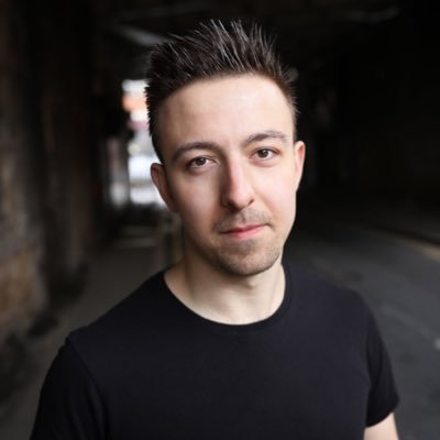 Profile Picture of Christopher McDougall (@c_mcdofficial) on Twitter