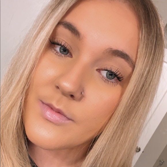 Profile Picture of Lauren Lafollette (@lafollette5) on Poshmark