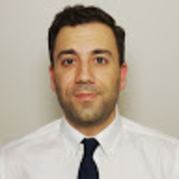 Profile Picture of Aron Eskandary (@aeskand1) on Poshmark