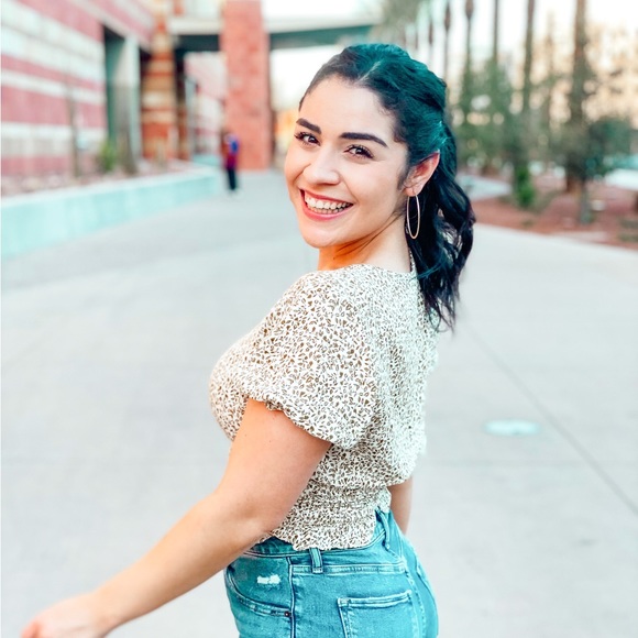 Profile Picture of Sabrina Bonaiuto (@sbonaiuto) on Poshmark