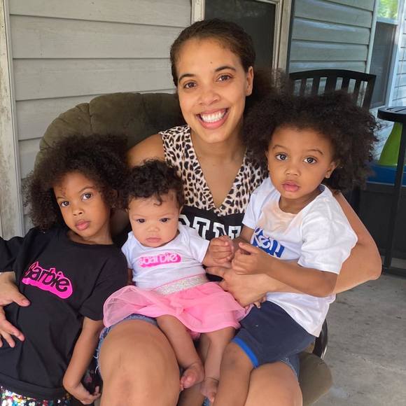 Profile Picture of Alexandrea Toussaint (@alexandreatouss) on Poshmark