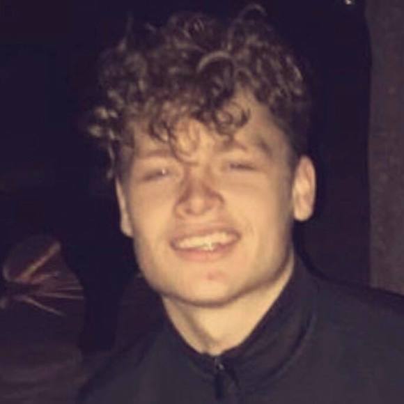 Profile Picture of Gunnar Samuelson (@gwsamuelson) on Poshmark