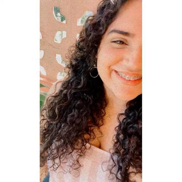 Profile Picture of Ginnyvette Rios (@ginnyvetterios) on Poshmark