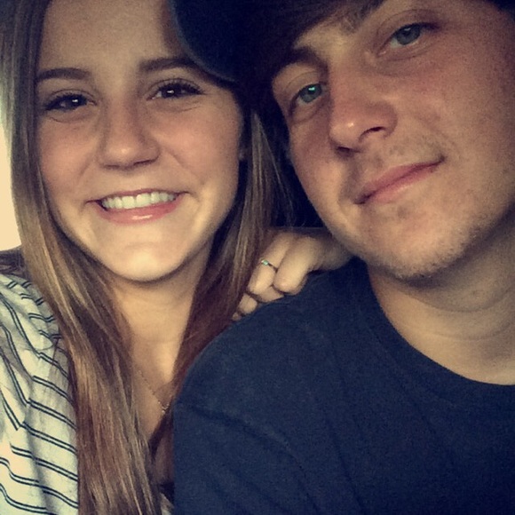 Profile Picture of Mckinsey Abshire (@kinsey_abshire) on Poshmark