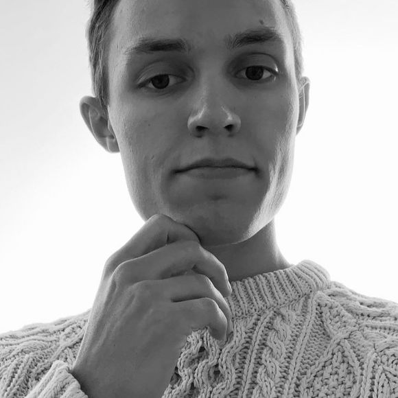 Profile Picture of Aaron Carlson (@aaron_carlson) on Poshmark