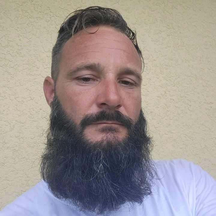 Profile Picture of Daniel Hammock (@poolcageguy) on Tiktok