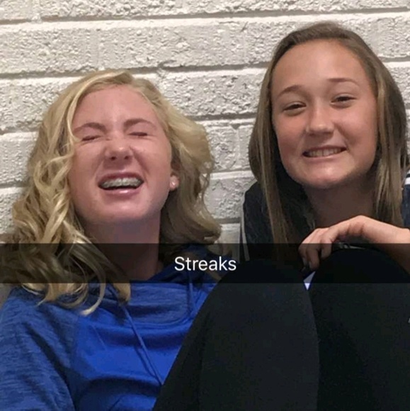 Profile Picture of Emily Dawes (@ejdawes) on Poshmark