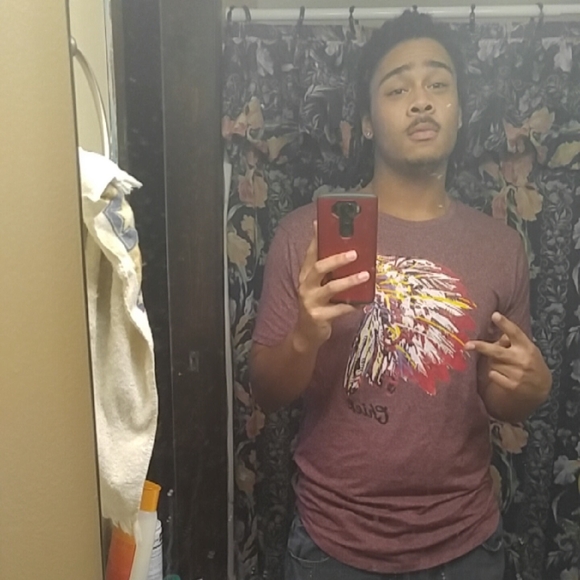 Profile Picture of Alex Jones (@jonesyog) on Poshmark