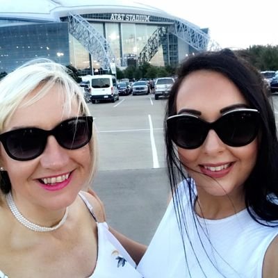 Profile Picture of Clare Cross Burke (@clare_cross) on Twitter