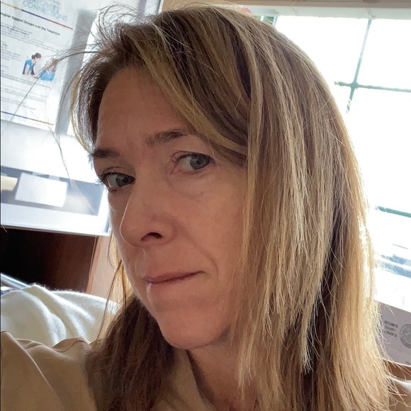 Kathy Azbell - Poshmark Profile Picture of Kathy Azbell (@smileykatzbk) on Poshmark