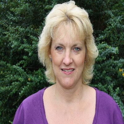 Profile Picture of Julie Curtis (@JewelsKC) on Twitter