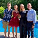 Profile Picture of Sarah Zwicker-Hurst (@sarahdhurst) on Instagram