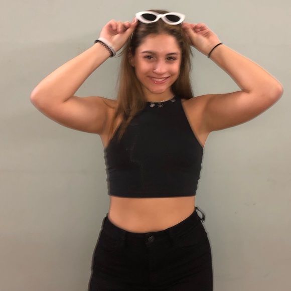 Profile Picture of Ninicole Michelotti (@nicmich24) on Poshmark