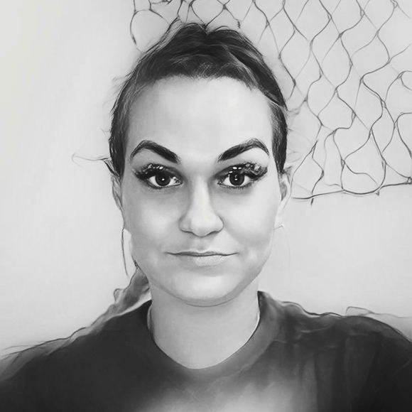 Profile Picture of Leslie Warehime (@lesliewarehime5) on Poshmark