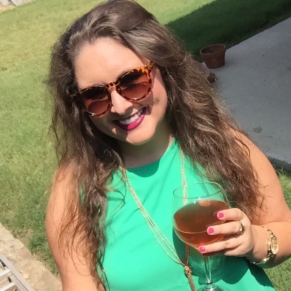 Profile Picture of Brittany Brumbelow (@brittanyyygail) on Poshmark