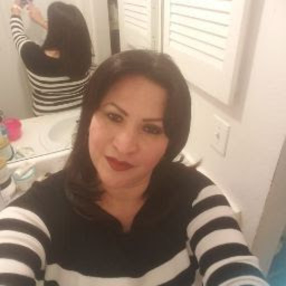 Profile Photo of Alma Bermudez (@almabermudez10) on Poshmark