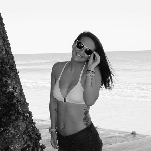 Profile Picture of Abbie Howington (@abbiehowington) on Poshmark