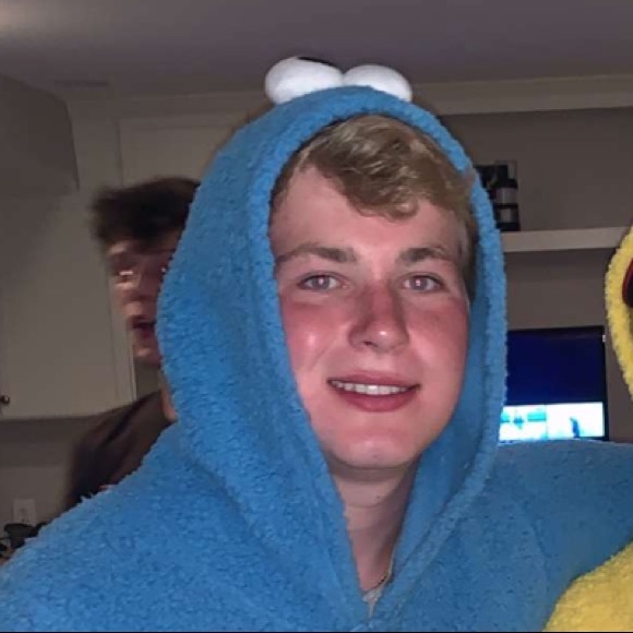 Profile Picture of Ben Eifler (@beifler) on Poshmark