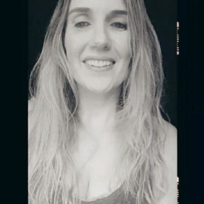 Profile Picture of Mirella (@stivani) on Twitter