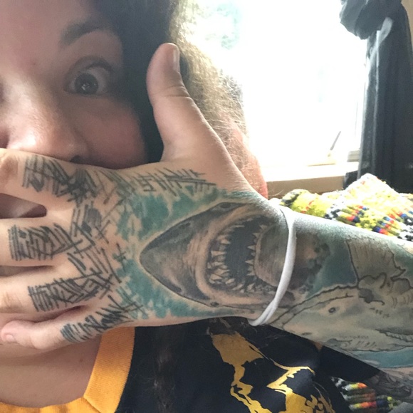 Andra Calitri - Poshmark Profile Picture of Andra Calitri (@andrahhh) on Poshmark