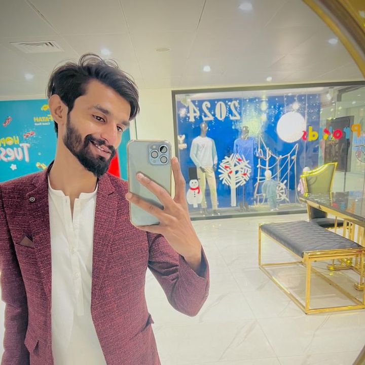 Profile Picture of cyrusreevbe (@cyrusgill15) on Tiktok