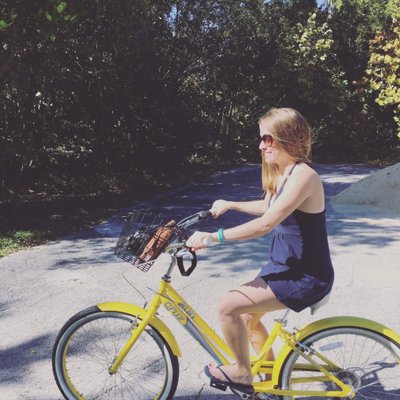 Profile Picture of Christina Maxwell (@tinalee11) on Twitter