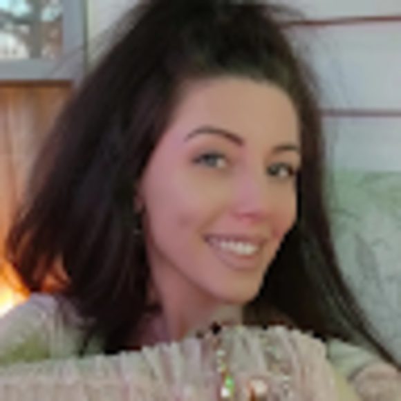 Profile Picture of Amanda Spafford (@spafford87) on Poshmark