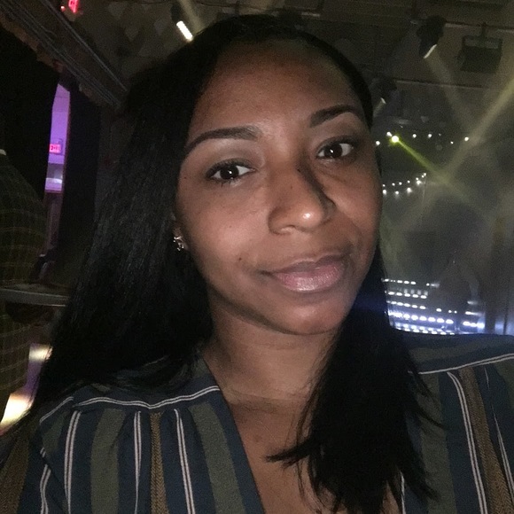 Profile Picture of India Austin (@india1112) on Poshmark