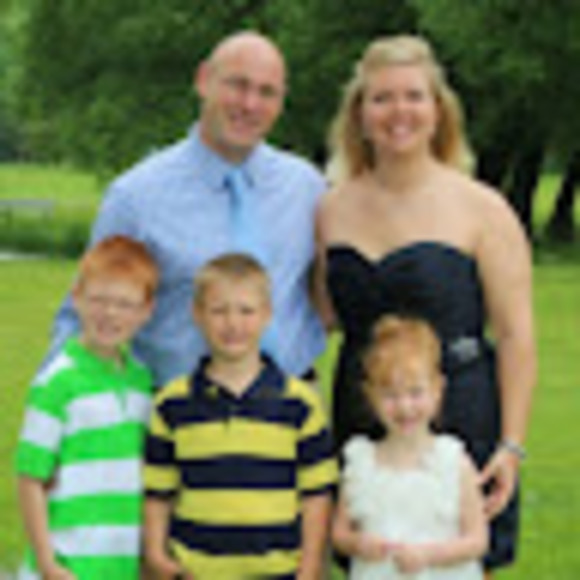 Profile Picture of Rebecca Symanietz (@syre9801) on Poshmark