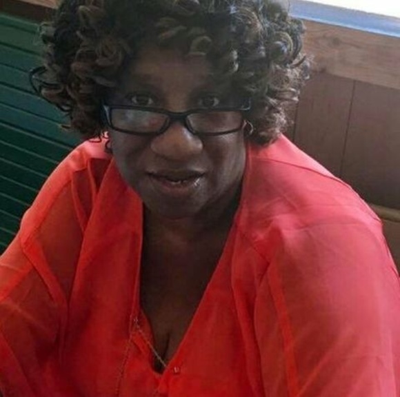 Nina Cainion - Poshmark Profile Picture of Nina Cainion (@ninacainion) on Poshmark