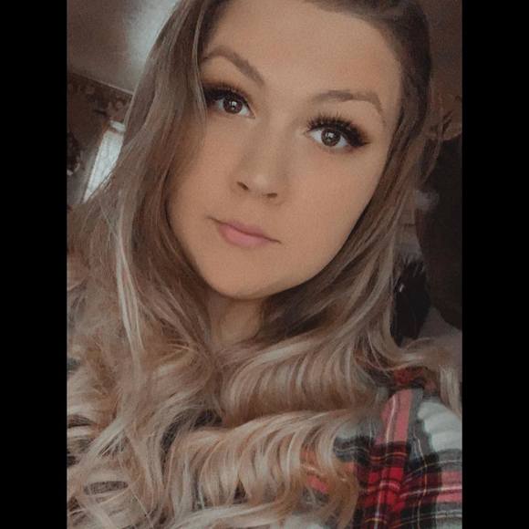 Profile Picture of Morgan Hecker (@horsechic33) on Poshmark