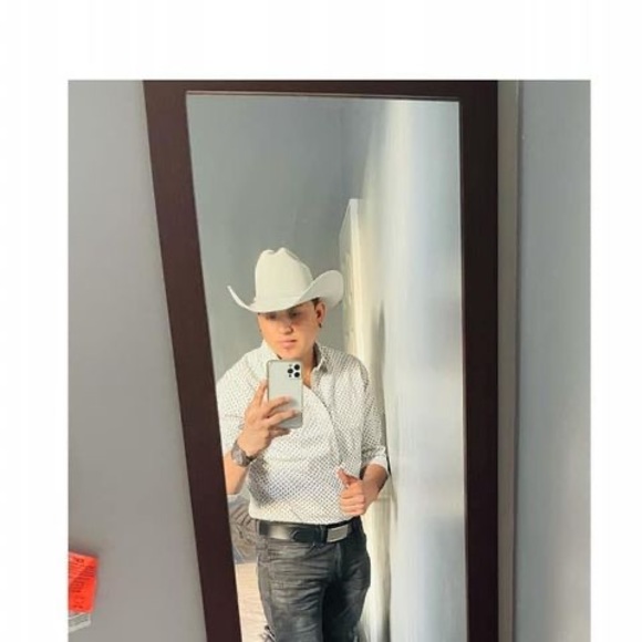 Profile Picture of Miguel Miguel (@gregorioibara10) on Poshmark