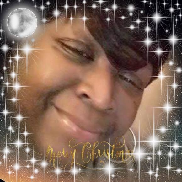 Profile Picture of Wanda Miles (@wmiles47) on Poshmark