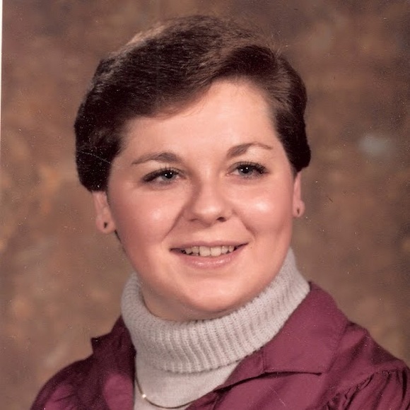 Profile Picture of Sandy Wright (@msswn5) on Poshmark