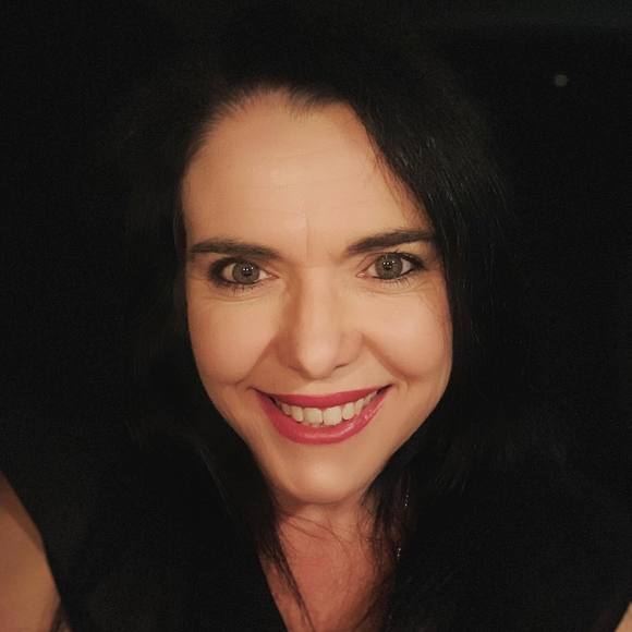 Profile Picture of Tina Levien (@tina_elle) on Poshmark