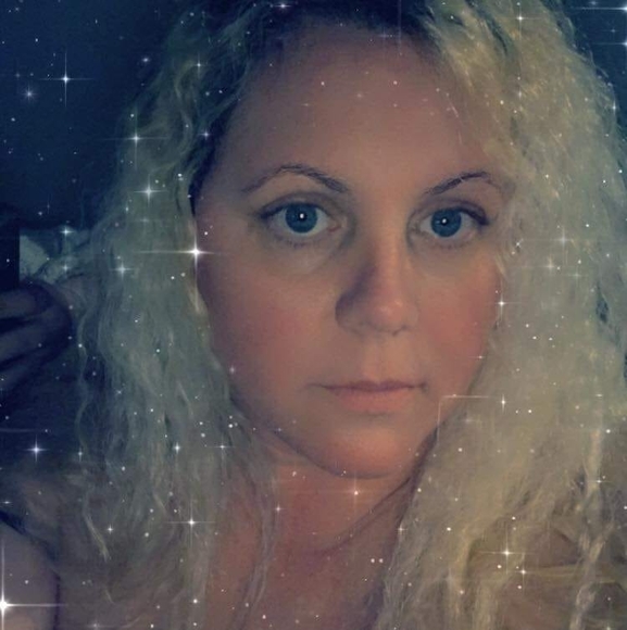 Profile Picture of Lenette Starzyk (@lenette72) on Poshmark