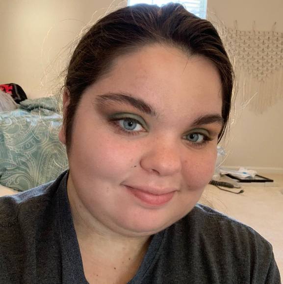 Profile Picture of Sasha Fillhart (@sasha_____) on Poshmark