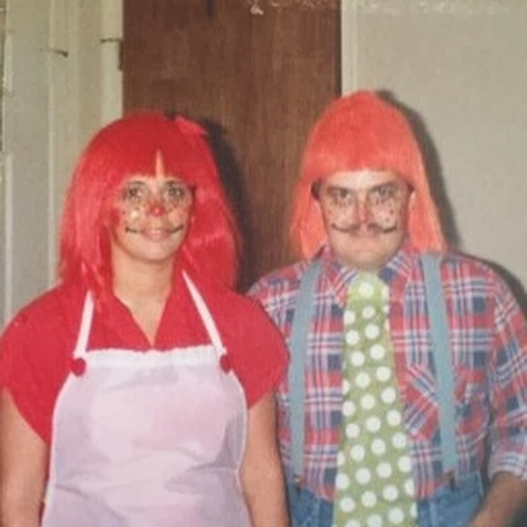 Profile Picture of Debbie Randall (@debbie_randall) on Poshmark