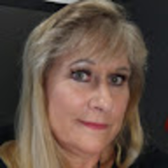 Profile Picture of Lillian Powers (@txdeputy73) on Poshmark