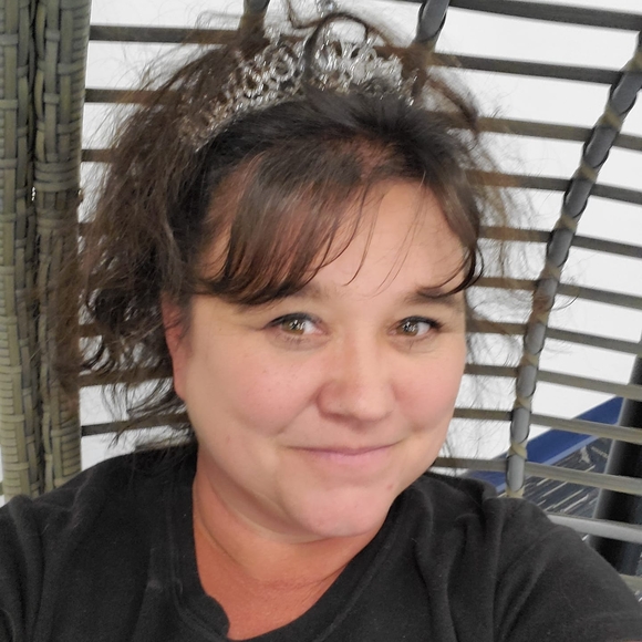 Profile Picture of Jodi Siebert (@jodi_siebert) on Poshmark
