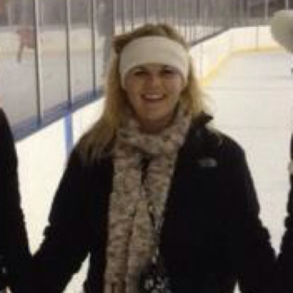 Profile Picture of Autumn Keene (@akeene95) on Poshmark