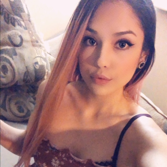 Profile Picture of Autumn Chang (@autumnchang) on Poshmark
