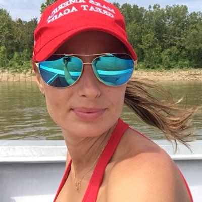 Profile Picture of Jacqueline Klein  🇺🇸 (@JacquelineK1002) on Twitter