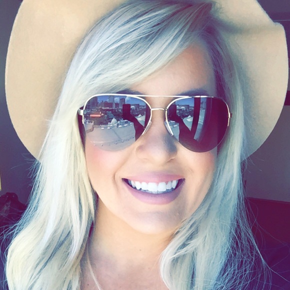 Liv Kfoury - Poshmark Profile Picture of Liv Kfoury (@livmadeline) on Poshmark