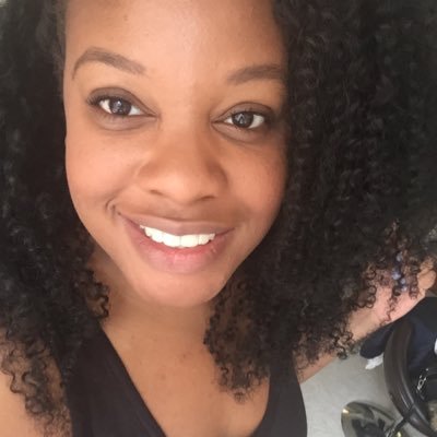 Profile Picture of Lisa McDowell♋ (@dVeeks_) on Twitter