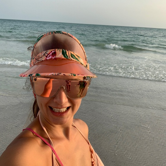 Profile Picture of Carissa Kristoff (@carissasells) on Poshmark