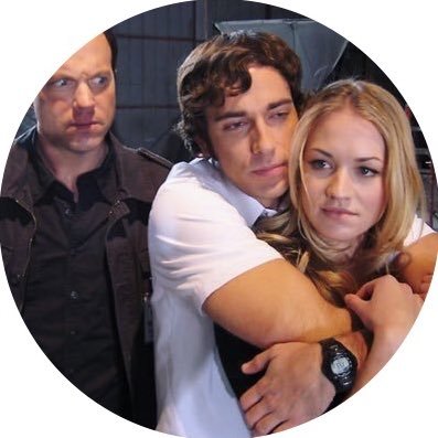 Profile Picture of Julia (@petreIIimariano) on Twitter