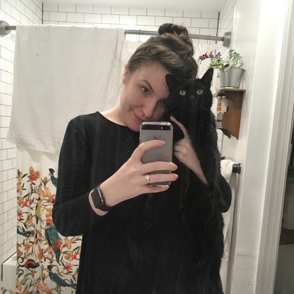 Profile Picture of Emily Shamblin (@imedparker) on Poshmark